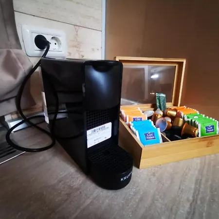 Luxury Apartment. 10 Minutes Taxi Ride To Center Appartement *